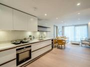 2 Bedroom Apartment London London 81225904