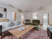 2 Bedroom Apartment London London 84302235