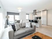 2 Bedroom Apartment London London 89366993