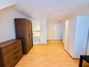 2 Bedroom Apartment London London 91936322