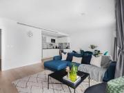 2 Bedroom Apartment London London 93351585