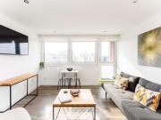 2 Bedroom Apartment London London 95325191