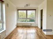 2 Bedroom Apartment London London 96437307