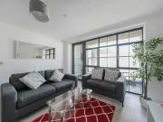 2 Bedroom Apartment London London 99684438