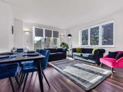 2 Bedroom Apartment London London LS77339878