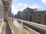 2 Bedroom Apartment Londres Great London 94696040