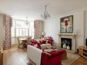 2 Bedroom Apartment Londres Greater London 89519197