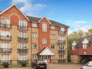 2 Bedroom Apartment Londres Greater London 89829035