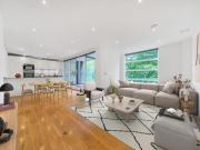 2 Bedroom Apartment Londres Greater London 95326200