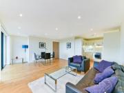 2 Bedroom Apartment Londres Greater London 97978453
