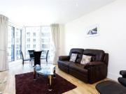 2 Bedroom Apartment Londres Greater London 98503707