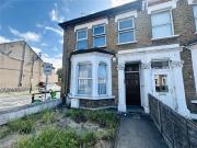 2 Bedroom Apartment Londres Greater London 98503970