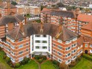 2 Bedroom Apartment Londres Greater London 99475960