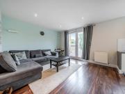 2 Bedroom Apartment Londres Greater London LS95953775