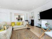 2 Bedroom Apartment, Mortlake High Street, London