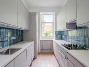 2 Bedroom Apartment Reigate Surrey 95303780