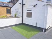 2 bedroom apartment right in the heart of Wimbledo