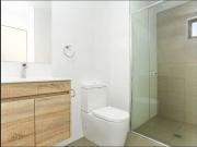 2 BEDROOM APARTMENT SKYRISE IN PERFECT LOCATION