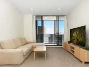 2 BEDROOM APARTMENT SKYRISE IN PERFECT LOCATION