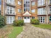 2 Bedroom Apartment Southend On Sea Essex 95808088