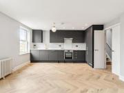 2 Bedroom Apartment Teddington Greater London 93155941