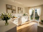 2 bedroom Apartment to let 2 Bed Flat, Lodge Road,...