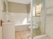 2 Bedroom Apartment To Let in Douglasdale
