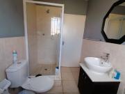 2 Bedroom Apartment To Let in Heuwelsig Estate
