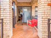 2 Bedroom Apartment To Let in Monument