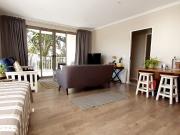 2 Bedroom Apartment To Let in Wynberg