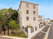 2 Bedroom Apartment To Let in Wynberg Upper