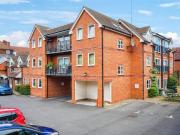 2 Bedroom Apartment Twyford Wokingham 93926062