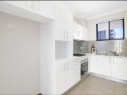 2 BEDROOM APARTMENT WALK TO STATION!