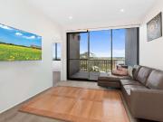 2 BEDROOM APARTMENT WITH AIRCON WALK TO GARDEN CITY