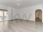 2 bedroom apartment with en suite bathroom and garage in...