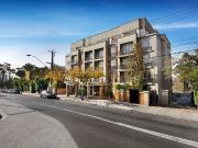 2 Bedroom Apartment with Enormous Balcony!