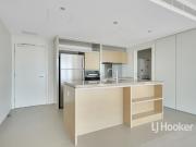 2 Bedroom Apartment with SPECTACULER View!