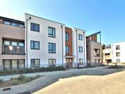 2 Bedroom Apartment Woking Surrey 98504041