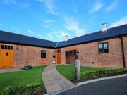2 bedroom barn conversion for rent in East Flexford Lane GU3
