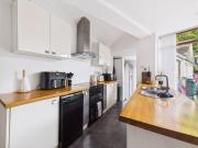 2 bedroom barn conversion to rent