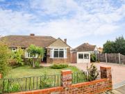 2 bedroom bungalow for sale in Aylesbury Road, Bedford, MK41