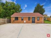 2 bedroom bungalow for sale in Finsbury Road, Luton, LU4