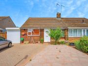 2 bedroom bungalow for sale in Gooseberry Hill, LUTON,...
