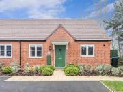 2 bedroom bungalow for sale in Spangle Way BidfordOnAvon...