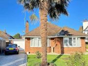 2 bedroom bungalow for sale in Vermont Way East Preston...