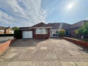 2 bedroom bungalow for sale in Wadhurst Aveune, Luton,...