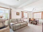 2 Bedroom Bungalow For Sale In Wokingham Road,...