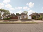 2 Bedroom Bungalow London Greater London 94300625