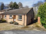 2 Bedroom Bungalow Northampton Northamptonshire 90227887