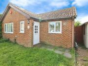 2 bedroom Bungalow to rent, Clandon Avenue, Egham, TW20...